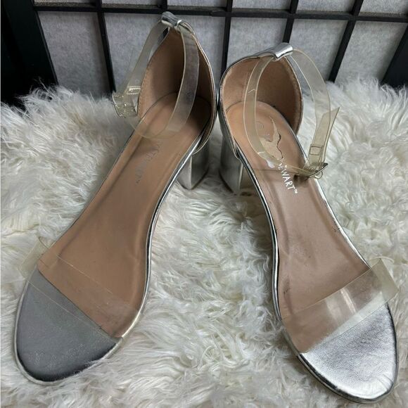 Ashley Stewart Silver Strappy Chunky Heels - Picture 1 of 6